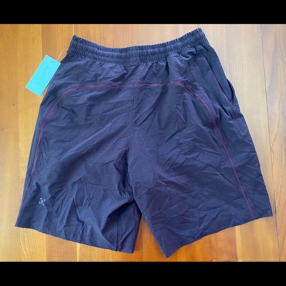 Lululemon Barry’s Bootcamp Pace Breaker Shorts 9’’ - Picture 2 of 7